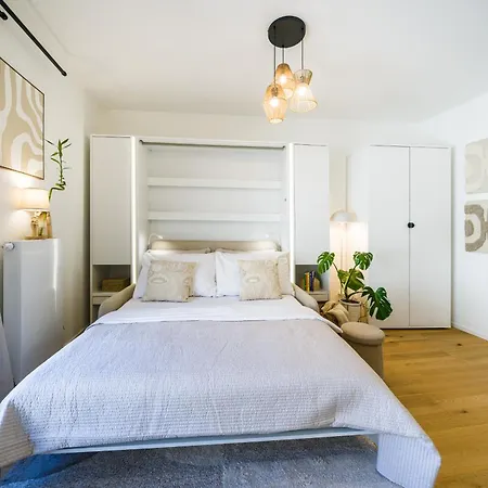 Appartement Apartia Bakery Yard & Fitness With Parking Center Brno