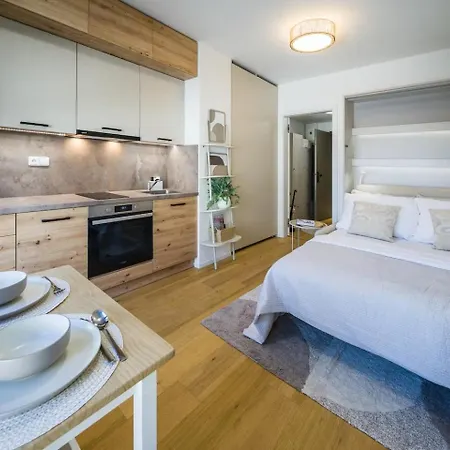 Apartia Bakery Yard & Fitness With Parking Center Apartment